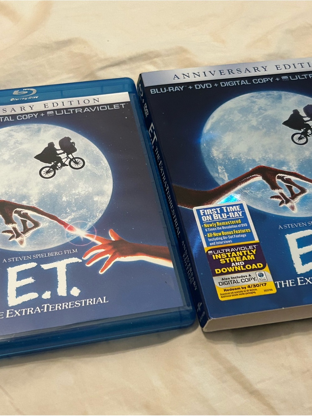 E.T. The Extra-Terrestrial Anniversary Edition Blu-ray + DVD - - Picture 3 of 6
